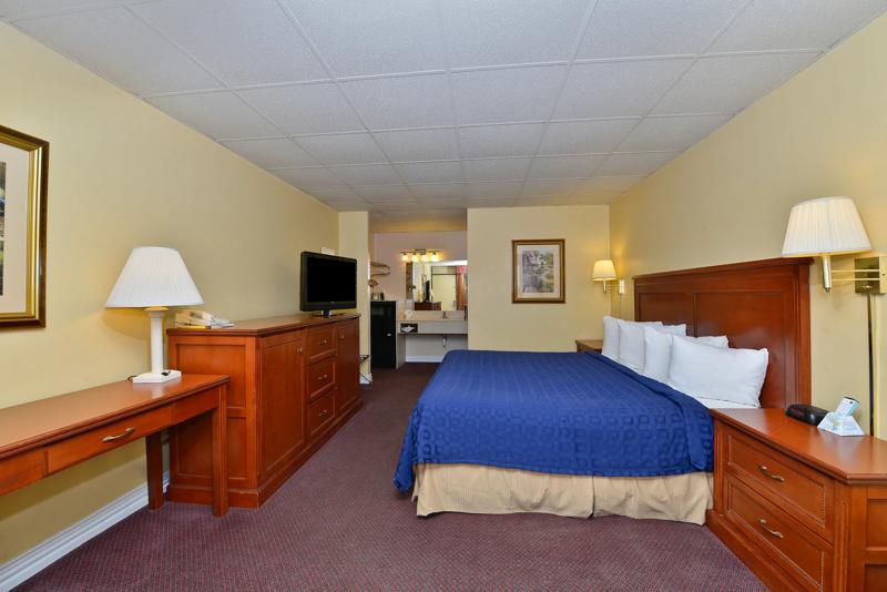 ABVI_HillsboroTX_GuestRooms_King_Room - 743C5353-0F2E-4203-9421389DEBDCDC1E