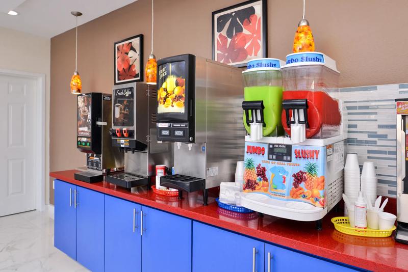 ABVIS_SpringHoustonN_TX2287_BreakfastArea3 - 7440E0DB-B680-4428-A21B8F1DF90E9AE6