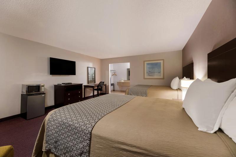 ABVI_AlpineTX_GuestRooms_Two Queens_Room Amenities - 7521A308-8732-4CDB-9340EFE7F2775B8A
