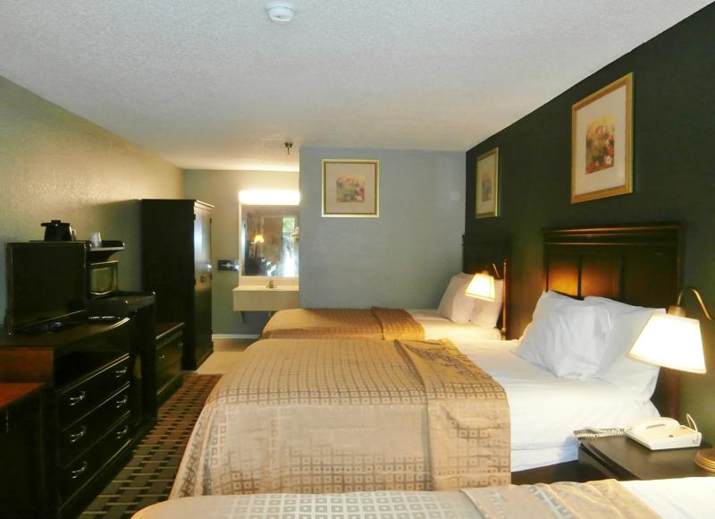 ABVI_AthensGA_GuestRooms_Three Doubles_Room - 758D5AB2-6360-4700-AC851C64B3BD0CE4