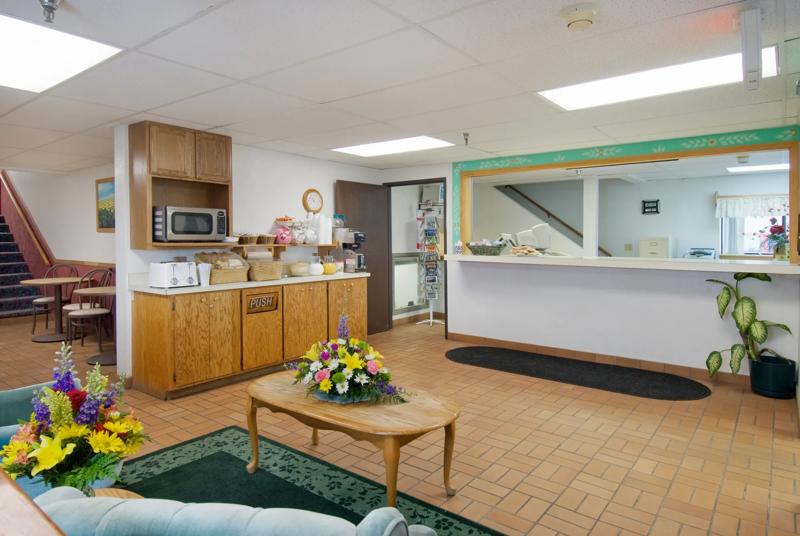 ABVI_Torrington_WY0746_Lobby - 764C49DC-DAE9-4FDB-99C17DE066381961