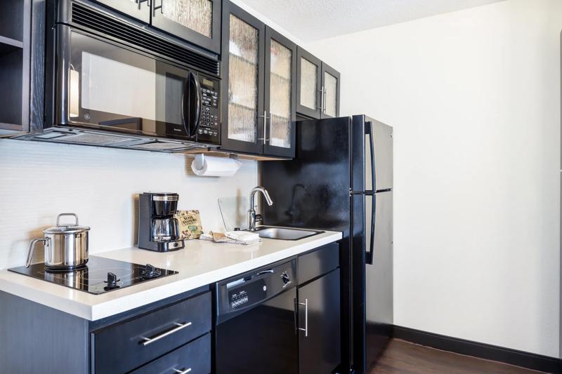 SIM_ParsippanyMorrisPlains_GuestRooms_Kitchen - 76EEE60C-8F4A-4A96-B34AFF3333971902