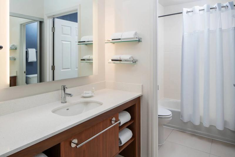 SES_NewOrleansConvention_GuestRoom_12 - 77734693-B060-4F2D-8A86A5B7164679FE