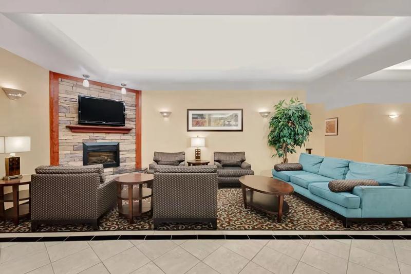 SEH_Odessa_lobby_view_4 - 785D0095-9FCA-459F-93E03CEE17E96CA2