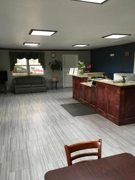 ABVI_PaulsValleyOK_Lobby_Front Desk - 7911F9C3-3418-4E2B-967BECA3FD70AB3C