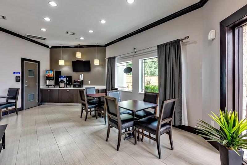 ABVIS_IAHAirportNorth_Dining_1 - 798E767D-3799-4A1F-A710A9C3D3400EF5
