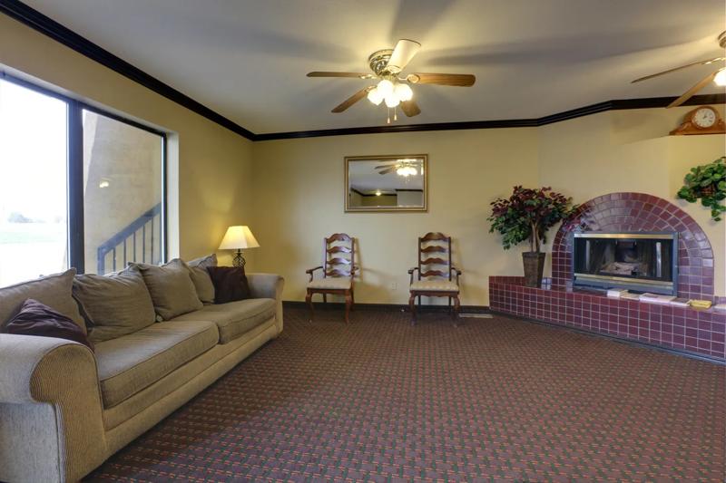 ABVI_YukonOklahomaCityOK_Lobby_Fireplace - 7A5D2DF7-968F-4FC0-882B8F3F463294DB