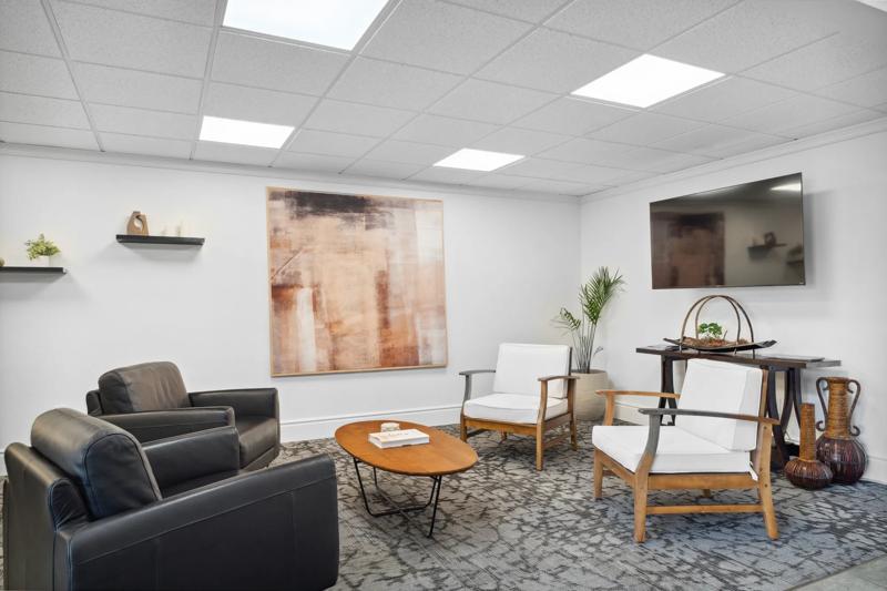 SEH_Vacaville_seating_area_3 - 7BA473ED-D236-4CFC-A3EFCDBE6B053A7B