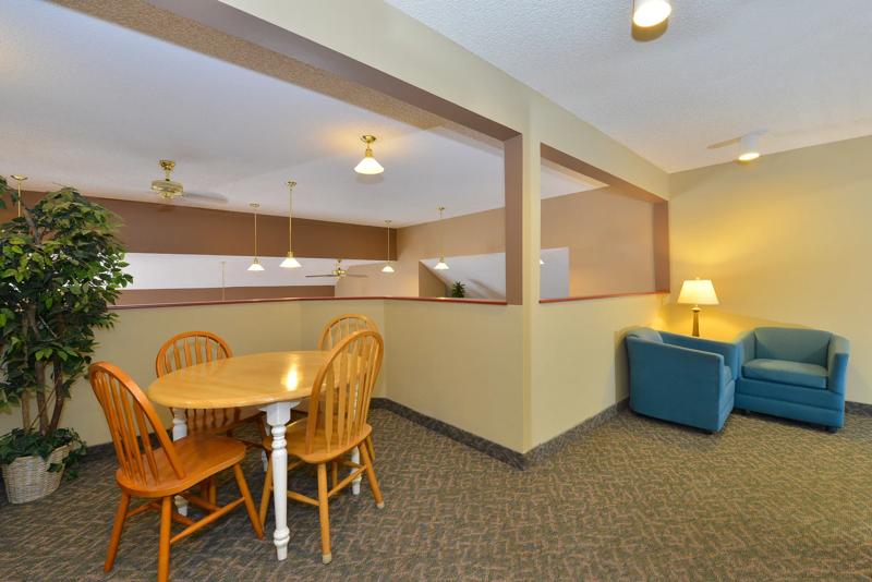 ABVI_KalispellMT_Lobby_Table - 7BCCA640-2469-4266-87A835423BA47618