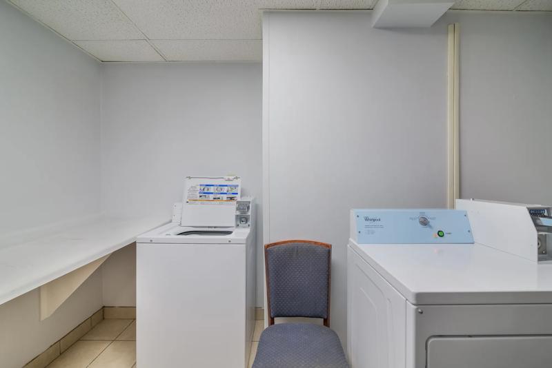 ABVI_FargoND_Amenities_Laundry_Machines - 7C3AFDB9-9FC5-4F31-BCB6F02E4D2FF8B0
