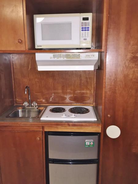 CBVI_CalgaryChinookStation_AB0026_Kitchenette - 7C80644B-CE20-4028-A1F7997E8CD67822