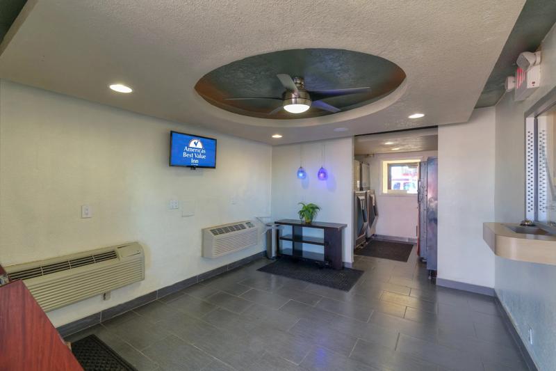 ABVI_AmarilloAirportTX_Lobby_Walkway - 7E7EA019-9E8F-4F98-A2C15E6B23659002