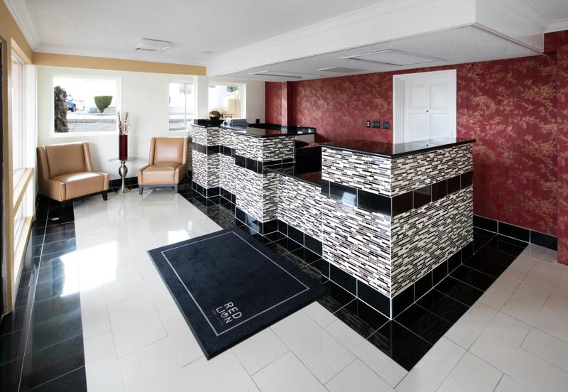 RLIS_Redding_Lobby - 7EEE18CD-C5D7-4FB4-B7B953A9F5C21A92