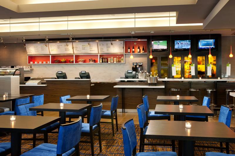 SHR_Emeryville_Dining_TheBistro - 7F179137-FF06-42F8-BC411F29A2634617