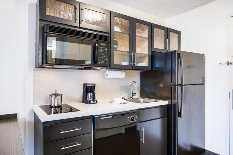 SIM_IrvineSpectrum_GuestRooms_Kitchen - 7F6A0C5E-D446-4D1E-94153FB3F9F14B3C