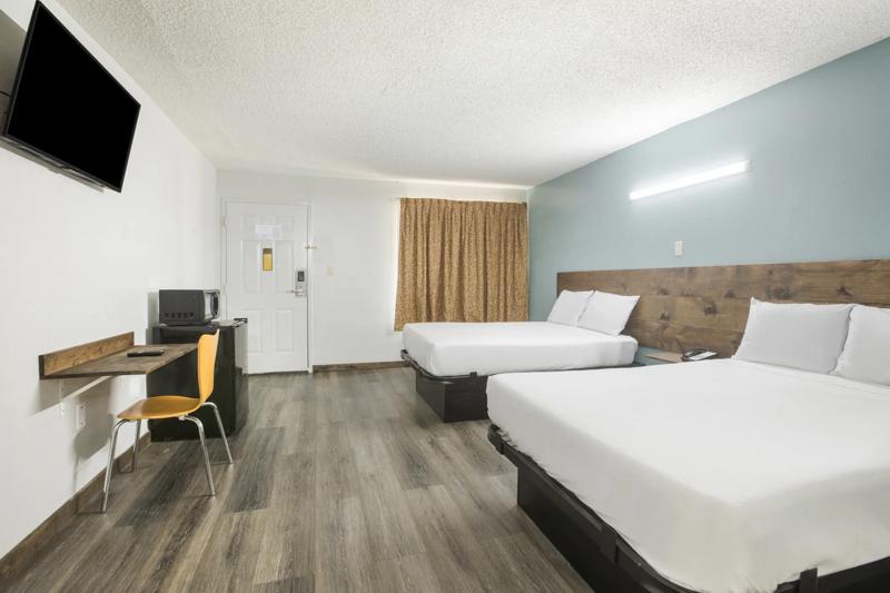 ABVI_StockbridgeGA_GuestRooms_Two Doubles_Walkway - 7FE0FFE6-7F69-43CE-95F3CD959ECDB3C2