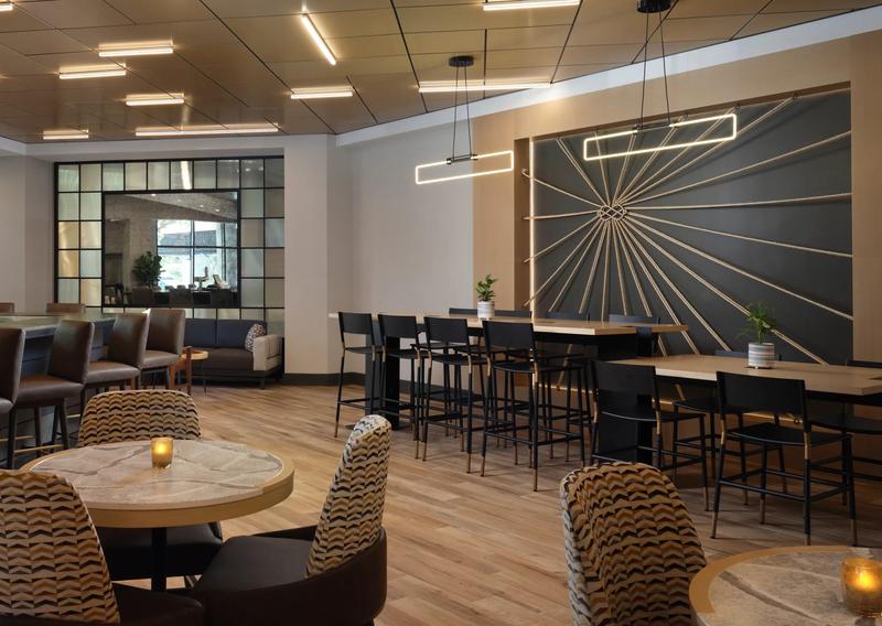 SHR_Irvine_Dining_barreversearea