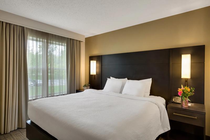 SES_ParsippanyMorrisPlains_GuestRoom_StudioSuite_3 - 80B2C93C-C847-4DEB-A01705BDDB8121AF