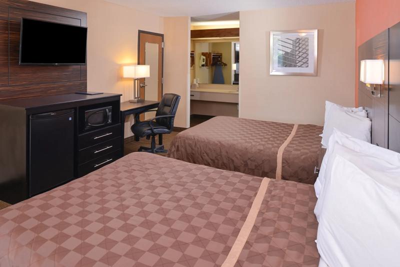 ABVI_CollinsvilleStLouisIL_GuestRooms_Two Doubles_Room - 825D3477-4CDC-4F0E-8E1B56C40E21FCFD