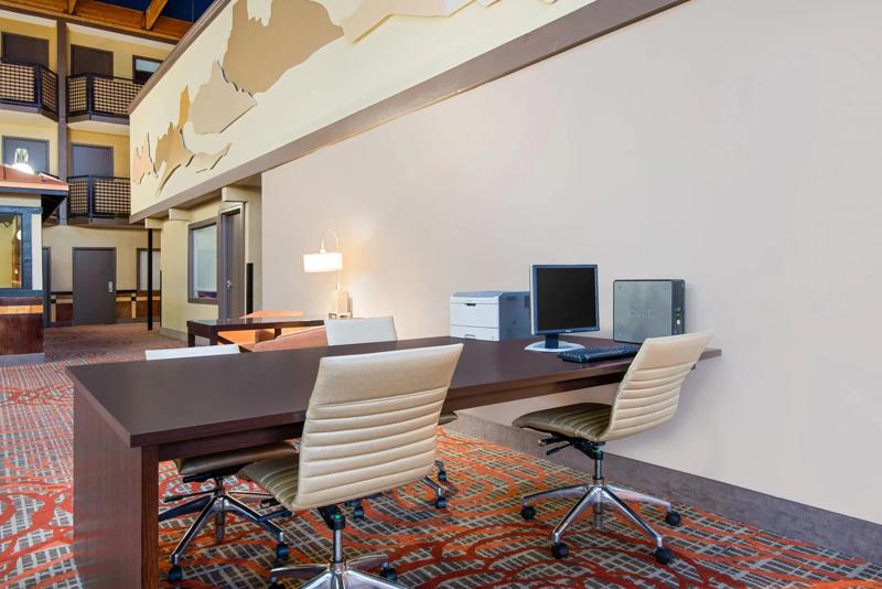 RLH_Gillette_business_center_1 - 83024324-0659-4592-B9AB565BEA2EED43