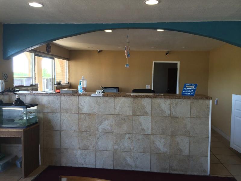ABVI_Schulenburg_TX2105_Lobby - 8351B869-025D-48C6-885C820BD00F7F6A