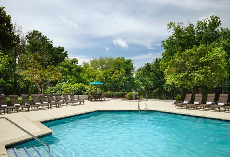 SHR_NashvilleAirport_Amenity_OutdoorPool_1