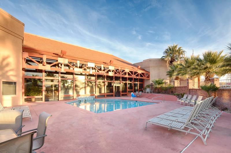 RLH_StGeorge_UTSTGE_Pool_001 - 841ED7BA-6414-4702-9F8DE895D4EF75AD