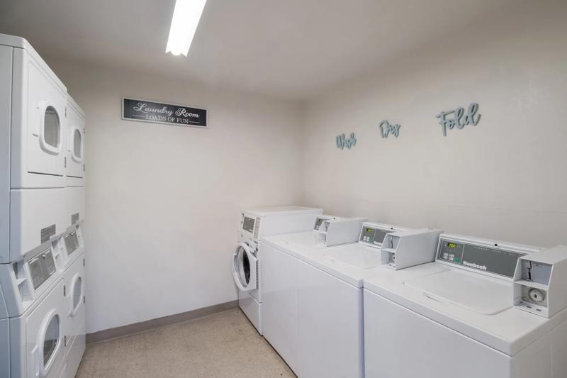 SES_HuntingtonBeachFV_Amenity_Laundry - 860E7543-2B7A-44CF-AA01DEF374A61769