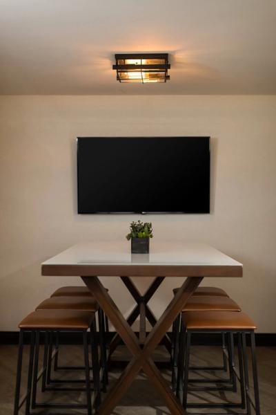 SHR_NashvilleAirport_Amenity_ConciergeLounge_Nook - 8688319F-BFB1-4F71-899316B05C4C11F6