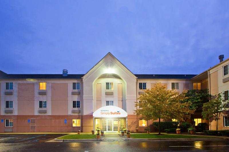 Sonesta Simply Suites Detroit Warren