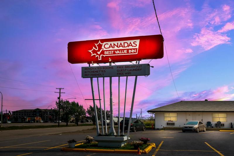 CBVI_FortStJohn_BC1699_Twilight_Sign_2 - 870EE9C3-A0AD-4C3F-8A2770C719E3B977