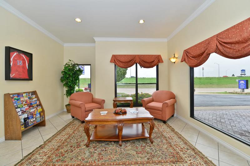 ABVI_HillsboroTX_Lobby_Seating - 87803CBA-0E8C-4391-B0A10769BEDFA2E5