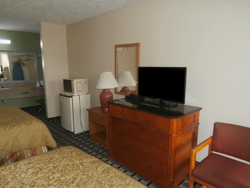 ABVI_AugustaSGA_GuestRooms_Two Doubles_Room Amenities - 87FC1599-E67C-4DBD-AE5203FD5C156F1C
