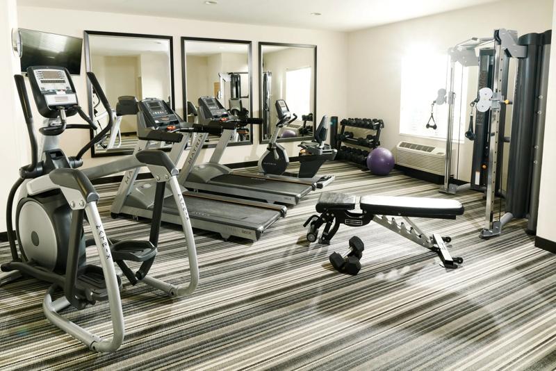 SIM_Brand_Amenities_Fitness Center_Treadmills - 8895D367-7BD2-44BE-BBCEBD982B022047