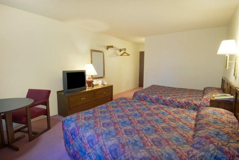 ABVI_Laramie_WY0560_TwoQueenBeds2 - 8B0F9424-14E8-48EE-989E5E46C9A24C08