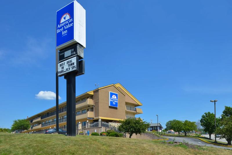 ABVI_PittsburghAirportPA_Exterior_Sign - 8B56098F-A6C2-422F-94958FD66B384087