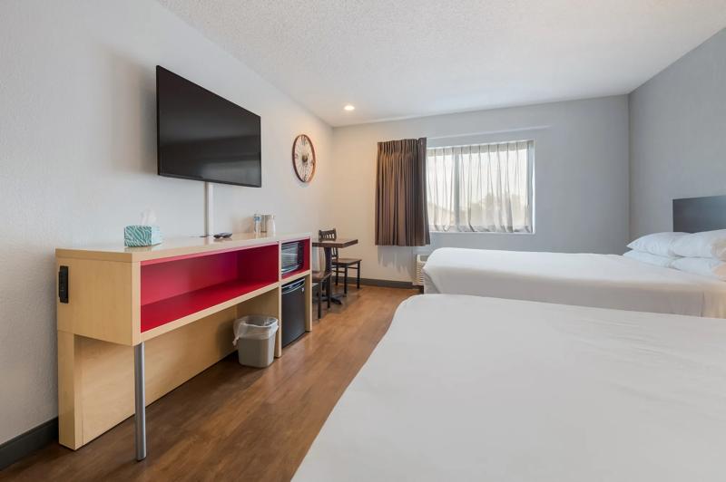 RLIS_Ontario_Guest Room - 8D411183-A25B-401F-B9BB80C16C989C53
