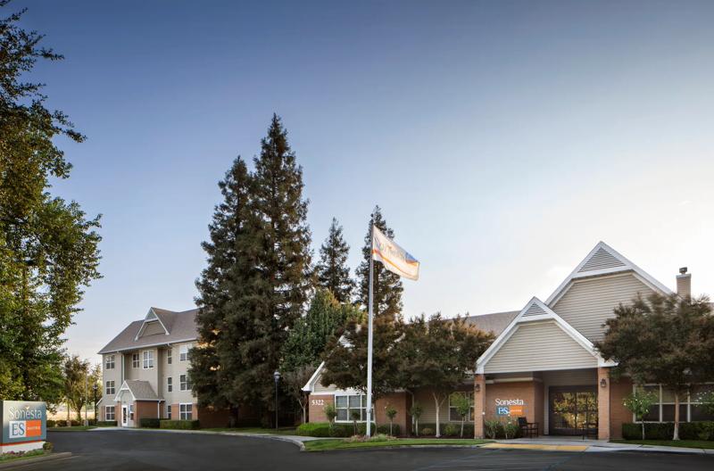 SES_Fresno_Exterior - 8DAE3EFF-B887-4879-A0429A8CA8B5C7EC