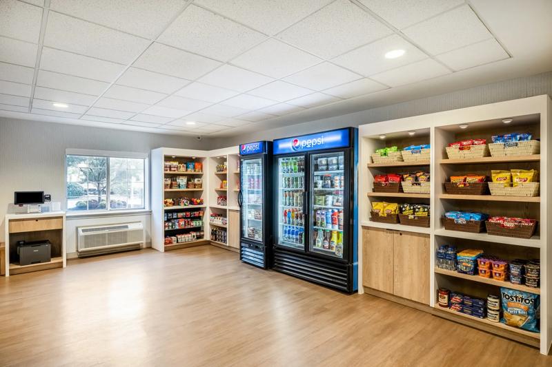 SIM_JerseyCity_Amenities_The Market - 8F153E07-D85A-4381-9C555CEEDFA911A8