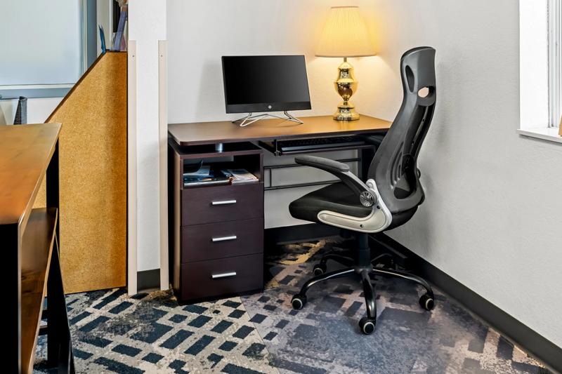 ABVI_TahquamenonCountryMI_Amenities_Business Center - 8FFD59AC-988E-447C-8443034119220191