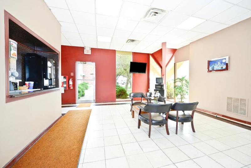 ABVI_PhillipsburgNJ_Dining_Breakfast Area_Seating - 907C7119-3E52-436E-B320D09CA2CFC587
