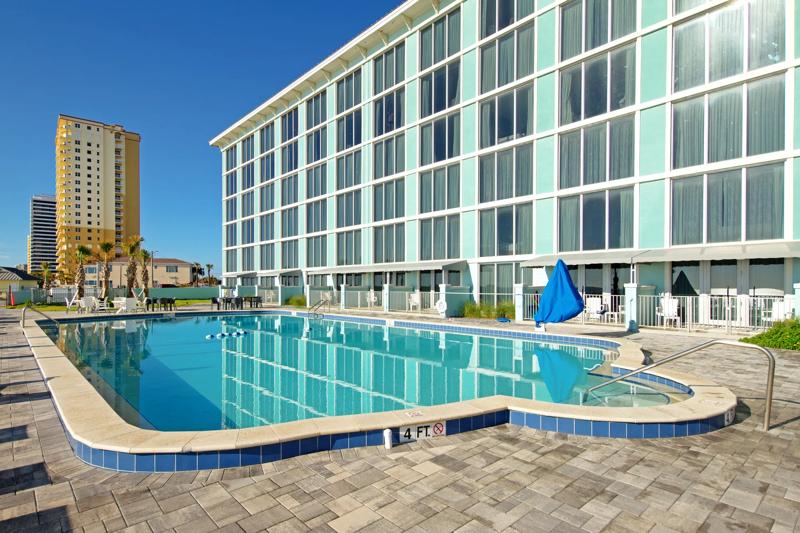 MOD_GrandSeas_poolarea2 - 90F4FC69-A9C1-4B0C-8378508B73886DF7