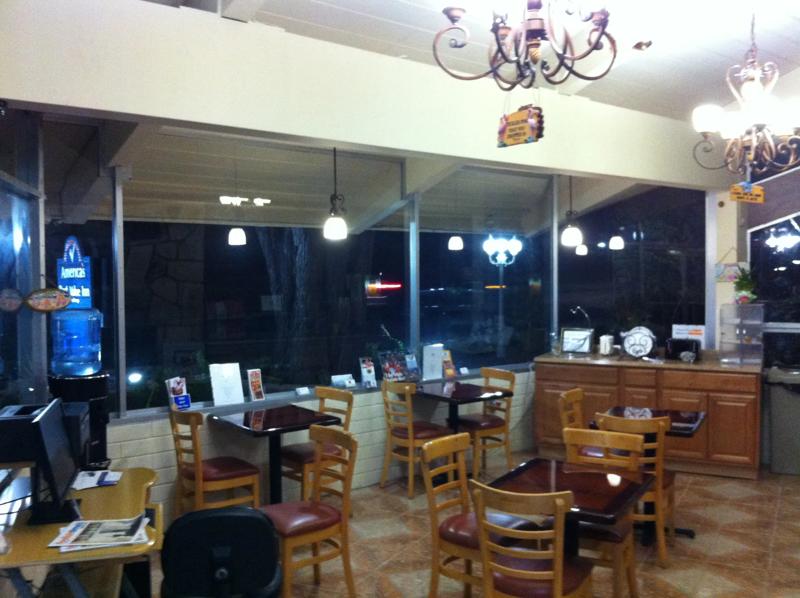 ABVI_LosBanosPresidentsInn_Dining_Breakfast Area_Seating by Windows - 92EC652A-F316-472E-9C7B1976F627D605