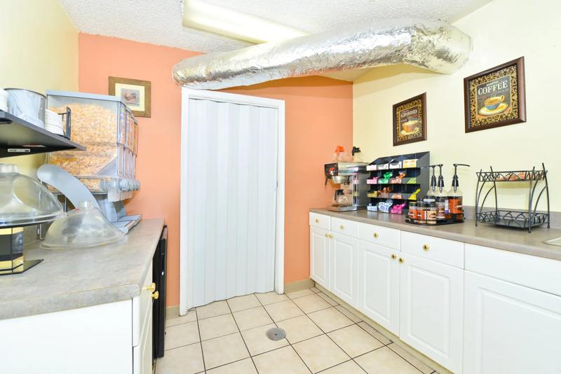 ABVI_FredericksburgNVA_Dining_Breakfast Area - 9312F066-B37F-42F7-95B196EB9279C826
