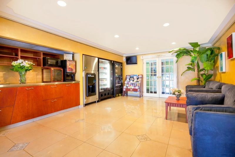 CBVI_RichmondHillTorontoN_Amenities_Vending - 9332DEA7-F495-4A38-9BC228247682AEF9