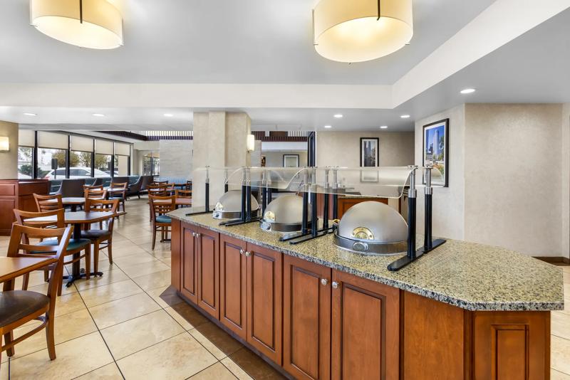 SEH_Houston_Hobby_Airport-Breakfast-1