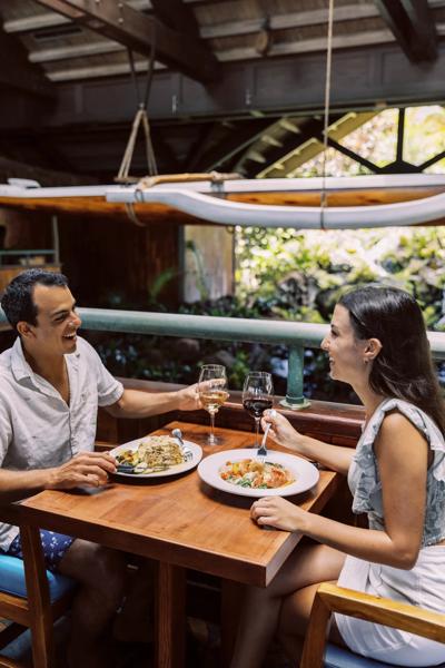 TRS_Kauai_Dining_Dukes_ThirdParty-3