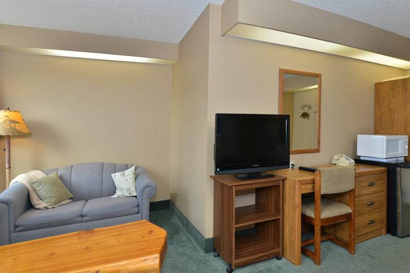 ABVI_KalispellMT_GuestRooms_Suite_Room Amenities - 955897DF-0E19-4F42-A7C338D790B83BC9