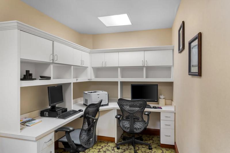 MOD_ACPHoustonWestchase_Amenities_Business Center - 96933FF0-4C8D-45DF-BBE4BD972A8D7FBA