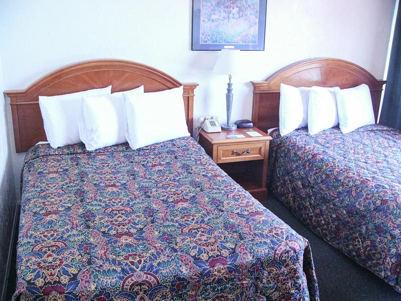 ABVI_LomaLodge_GuestRooms_Two Doubles_Beds - 96BD07E8-1E6A-490C-AB4A7A117A569C83